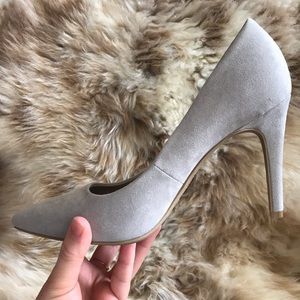 New Suede Pump - Light Gray